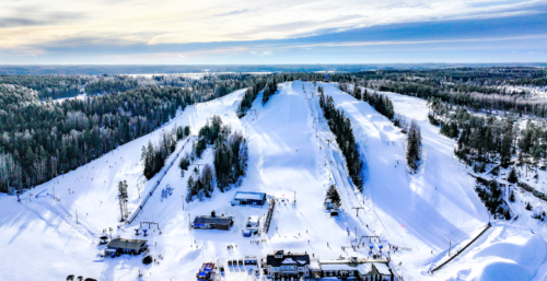 Vihti Skiin bussilla – helppo päiväretki rinteisiin!